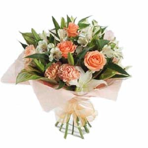  Ankara �Pursaklar i�ek , �i�ek�i , �i�ek�ilik  karisik buket tanzimi demeti - anneler g�n� �i�ek buketi -