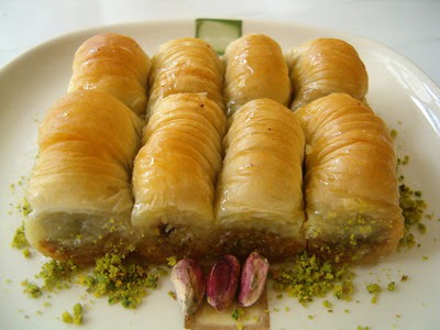 tatli gnder Essiz lezzette 1 kilo Fistikli Sari Burma  Ankara Pursaklar cicekciler , cicek siparisi 